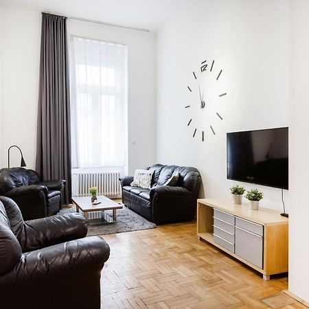 Elegant Apartment In Super Central Location ブダペスト エクステリア 写真