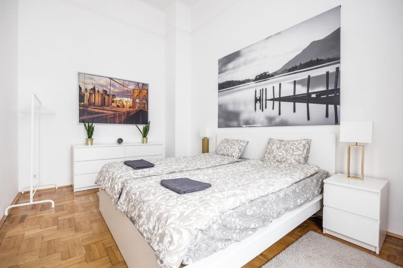 Elegant Apartment In Super Central Location ブダペスト エクステリア 写真